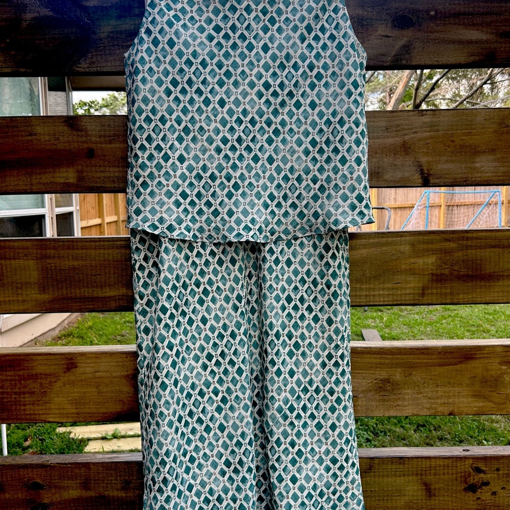 Green & White Geometric Two-Piece Set